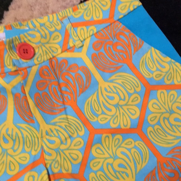 Patterned Shorts - Picture 2 of 3